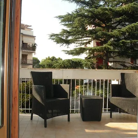 Lillibet Apartment *